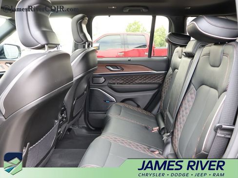 Used 2023 Jeep Grand Cherokee Summit w/ Luxury Tech Group V AWD/4WD image 19