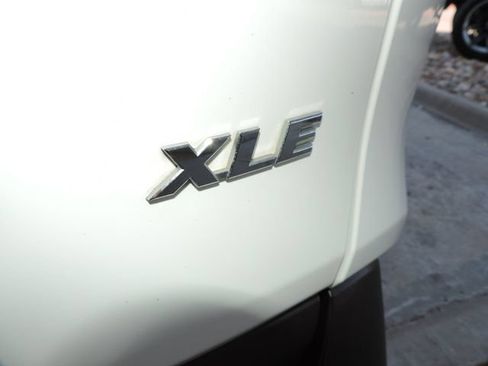 Used 2019 Toyota RAV4 XLE Premium FWD image 22