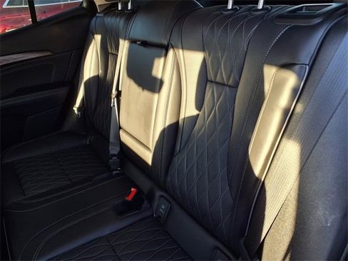 Used 2023 Buick Envision Avenir image 9