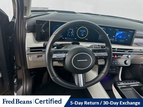 Certified 2025 Hyundai Tucson Limited AWD/4WD image 23