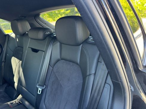 Used 2020 Porsche Macan image 42