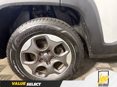 Used 2015 Jeep Renegade Sport w/ Power & Air Group FWD image 21
