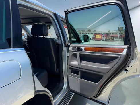 Used 2008 Volkswagen Touareg V6 AWD/4WD image 22