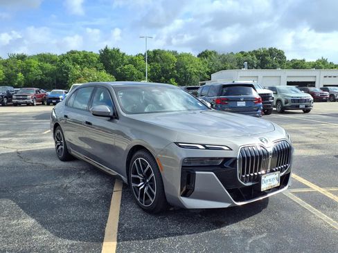 Used 2025 BMW 740i RWD image 20