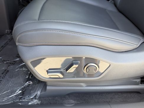 Used 2024 Kia EV9 Light RWD image 31