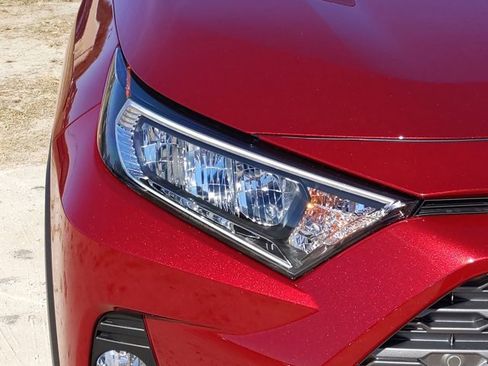 Used 2021 Toyota RAV4 Limited image 10