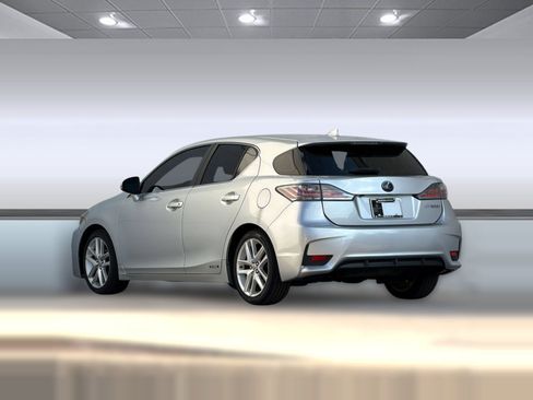 Used 2015 Lexus CT 200h w/ Navigation Package FWD image 3