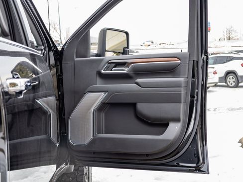 Used 2024 GMC Sierra 2500 Denali w/ Technology Package image 37