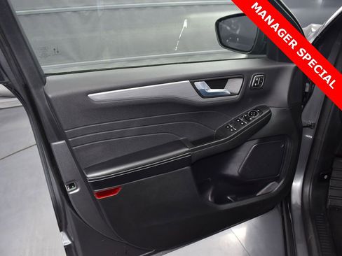 Used 2023 Ford Escape Platinum image 6