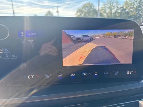 Certified 2025 Chevrolet Traverse LT image 23