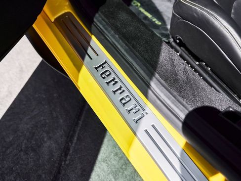 Used 2021 Ferrari F8 Tributo image 42