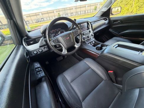 Used 2019 GMC Yukon XL SLT w/ HD Trailering Package image 10