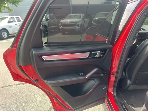 Used 2021 Porsche Cayenne GTS AWD/4WD image 26