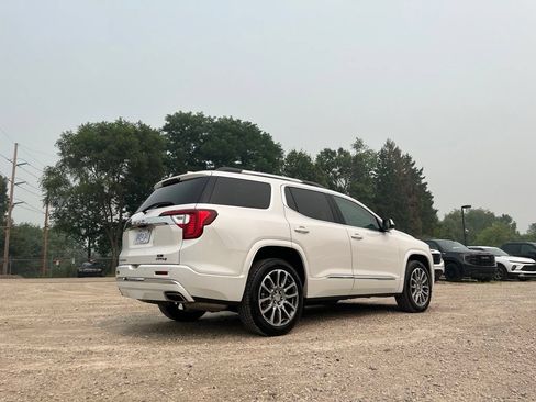 Used 2023 GMC Acadia Denali w/ Denali Ultimate Package AWD/4WD image 7