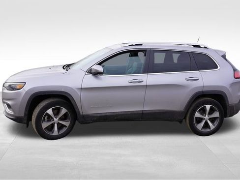 Used 2021 Jeep Cherokee Limited image 2