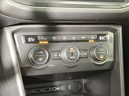 Used 2020 Volkswagen Tiguan SEL w/ 3rd Row Seat Package image 18