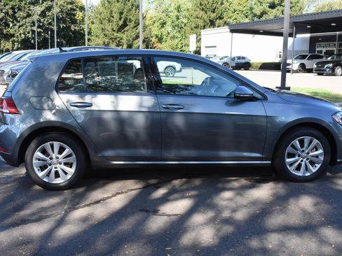 Used 2021 Volkswagen Golf 4-Door image 6