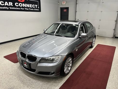 Used 2011 BMW 328i xDrive Sedan image 4