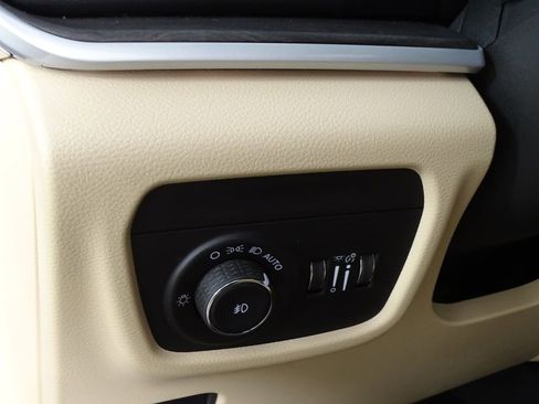 New 2025 Jeep Grand Cherokee L Limited image 23