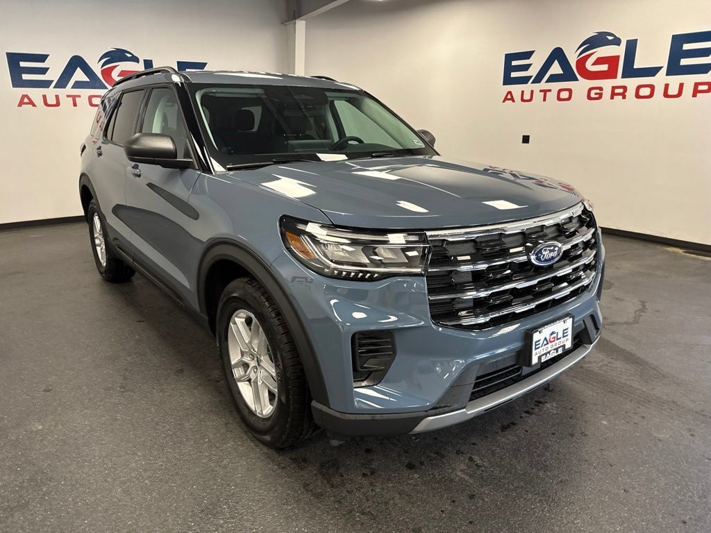 New 2026 Ford Explorer Active AWD/4WD image 2