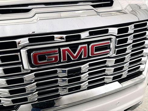 Used 2025 GMC Sierra 2500 Denali w/ Denali Reserve Package image 4