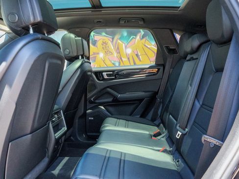 Used 2019 Porsche Cayenne S AWD/4WD image 32