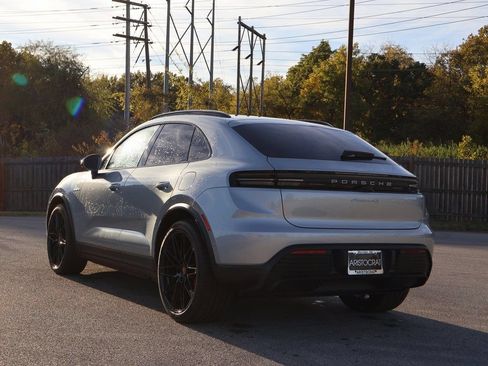 Certified 2025 Porsche Macan 4S Electric AWD/4WD image 3