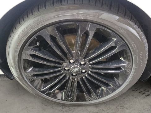 New 2026 Land Rover Range Rover Velar Dynamic SE image 11