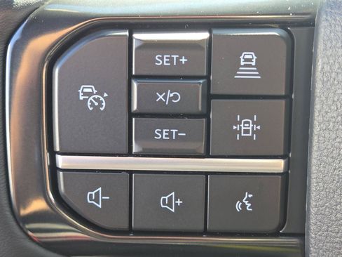 Used 2025 Ford F150 Platinum AWD/4WD image 30