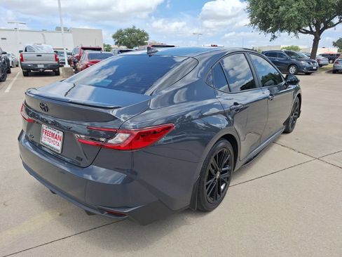 Used 2025 Toyota Camry SE w/ Convenience Package FWD image 6