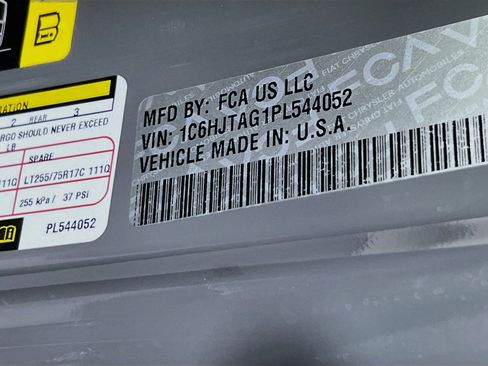 Used 2023 Jeep Gladiator Willys image 31