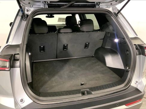 Used 2025 Chevrolet Equinox LT AWD/4WD image 4