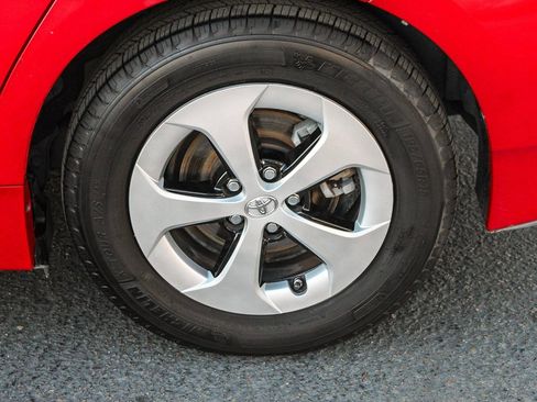 Used 2015 Toyota Prius Three image 8