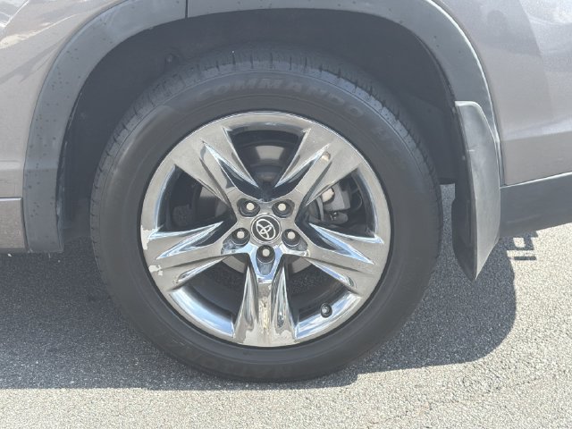 Used 2019 Toyota Highlander Limited Platinum AWD/4WD image 22
