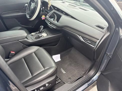 Used 2019 Cadillac XT4 Sport w/ Cold Weather Package FWD image 12