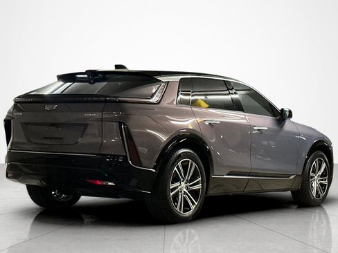 Used 2025 Cadillac Lyriq Luxury AWD/4WD image 5