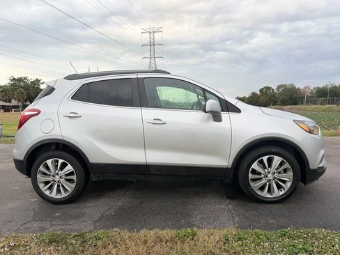 Used 2020 Buick Encore Preferred image 4