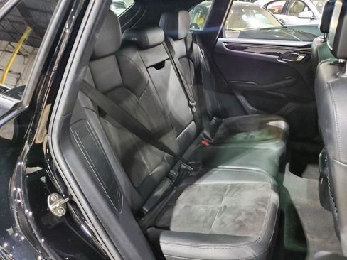 Used 2018 Porsche Macan image 21