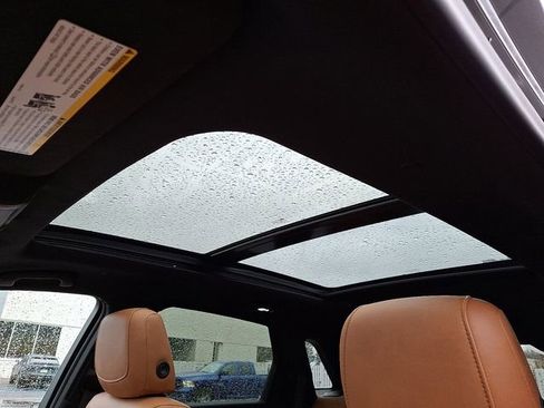 Certified 2022 Cadillac XT5 Premium Luxury image 16