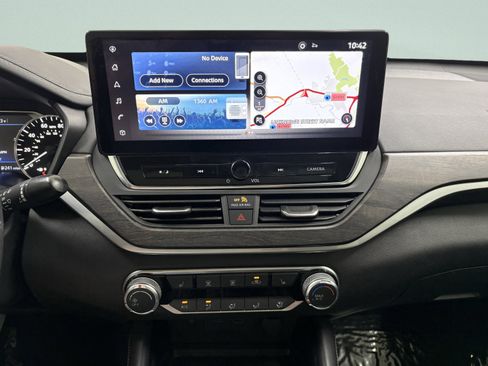 Used 2023 Nissan Altima 2.5 SV w/ SV Premium Package image 14