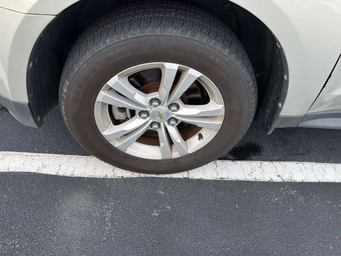 Used 2011 Chevrolet Equinox LS FWD image 5