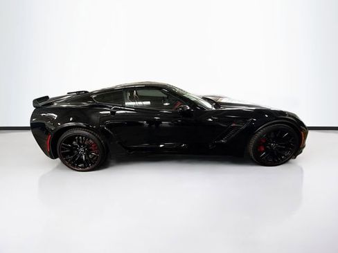 Used 2015 Chevrolet Corvette Z06 w/ 3LZ Preferred Equipment Group image 5
