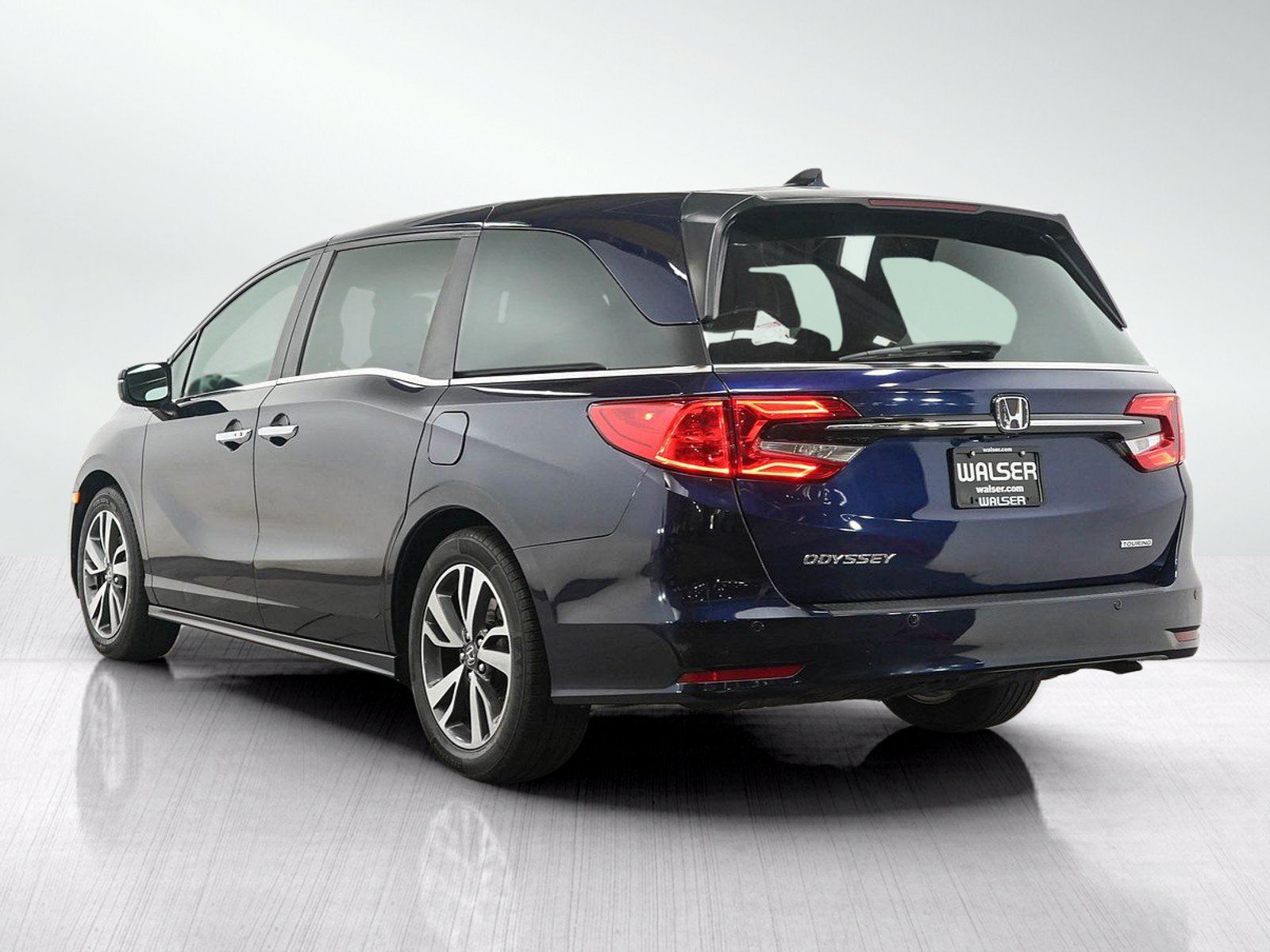 Used 2023 Honda Odyssey Touring image 3