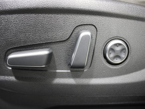 Used 2025 Hyundai Palisade SEL FWD image 4