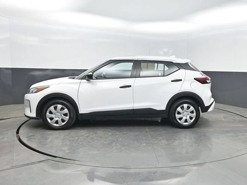 Used 2023 Nissan Kicks S FWD image 3