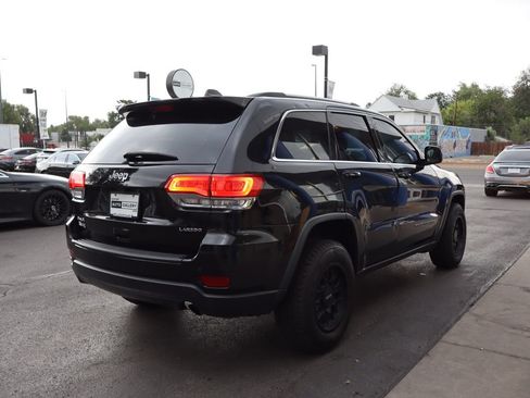 Used 2018 Jeep Grand Cherokee Laredo AWD/4WD image 5