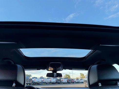 Used 2018 BMW 750i xDrive image 32