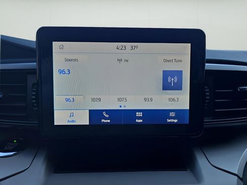 Used 2021 Ford Explorer XLT image 18