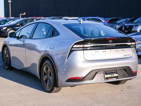Certified 2024 Toyota Prius Prime FWD image 6