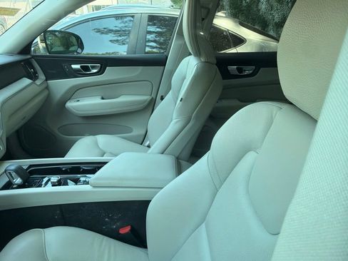 Certified 2024 Volvo XC60 B5 Plus w/ Protection Package Premier AWD/4WD image 4